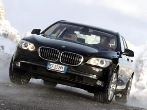 BMW 750i xDrive 2008 года